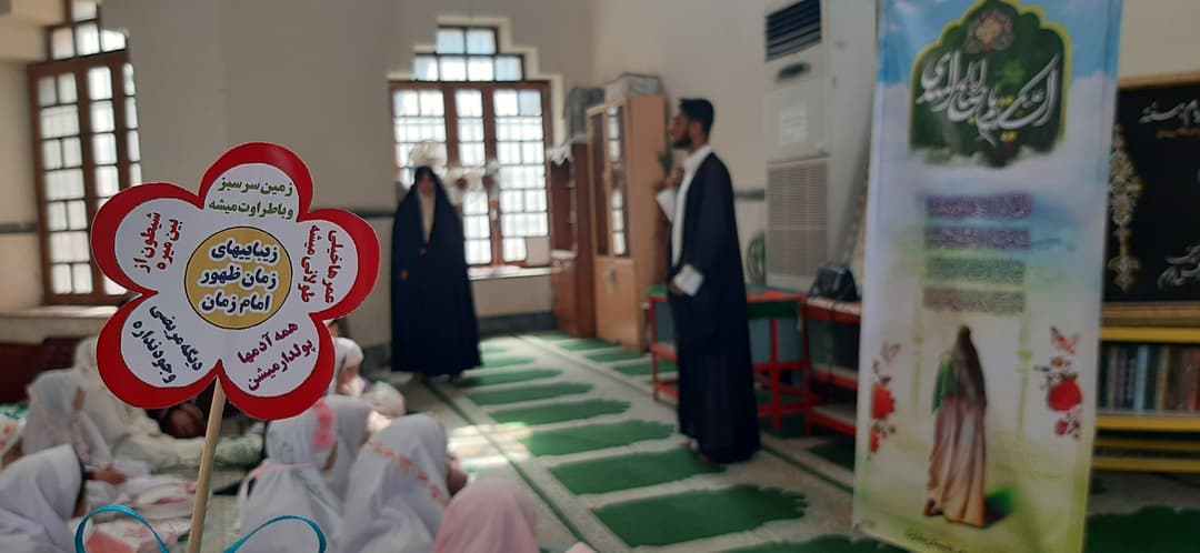 حضور دانش آموزان در گلزار شهدا (هفته دفاع مقدس 1402)